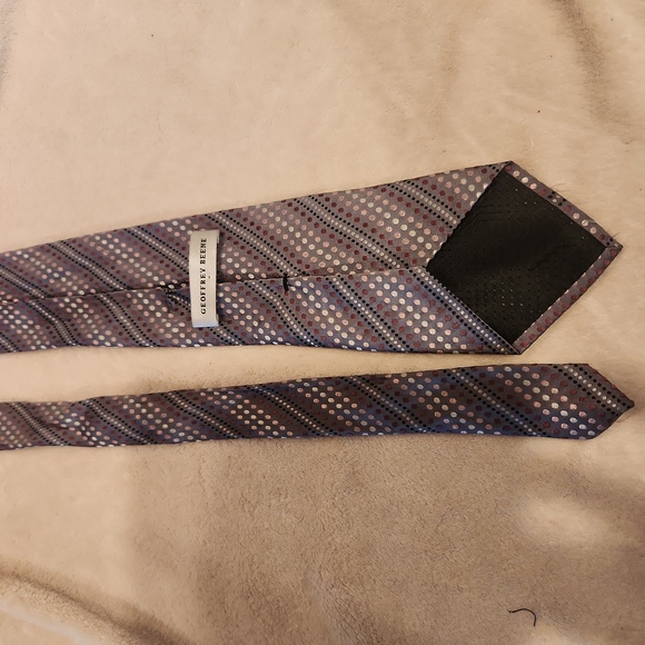 Geoffrey Beene polka dot tie - Picture 2 of 5